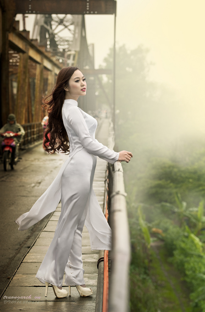 网红刘婷公园野战放